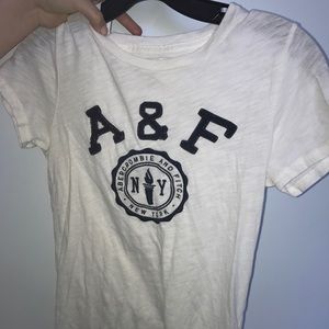 abercrombie white tee shirt💁🏼